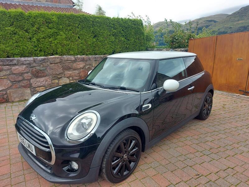 MINI HATCH