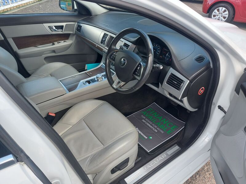 JAGUAR XF